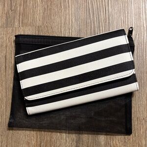 Kut from the kloth Black and White Striped wallet
